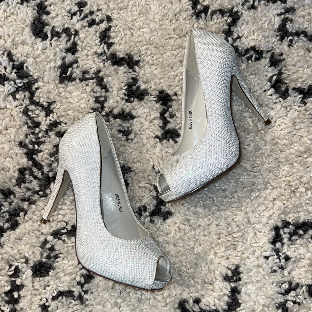 New! PINK PARADOX LONDON holographic PLATFORM PEEP TOE HEELS size 7.5